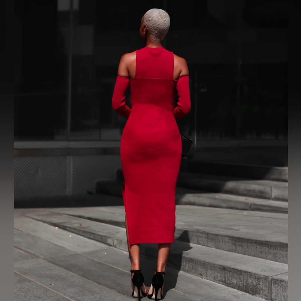 Cold-Shoulder Midi Dress in Burgundy - Picture 7 of 7